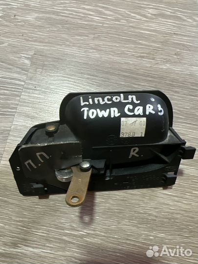 Ручка внутренняя перед. правая Lincoln Town Car 3