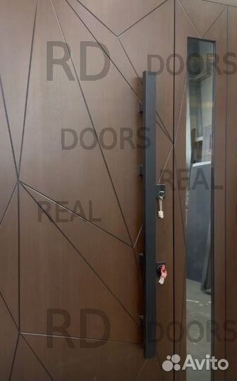 Дизайнерская уличная входная дверь