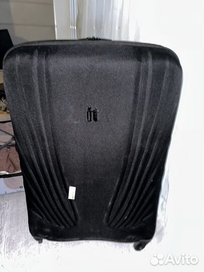 Чемодан на колесах IT