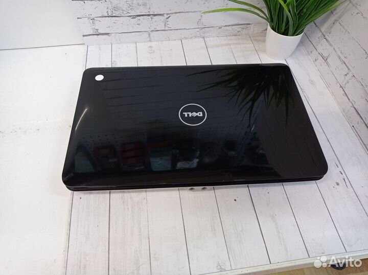 Ноутбук Dell Vostro 1015 / 4Gb. DDR2 / SSD 120Gb