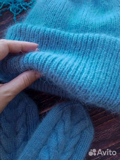 Пушистые шапка манишка варежки в наличии