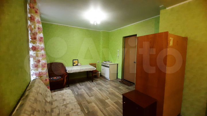 Комната 18 м² в 8-к., 2/4 эт.