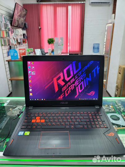 Роскошный asus ROG strix i7/16gb/SSD/GTX 8GB