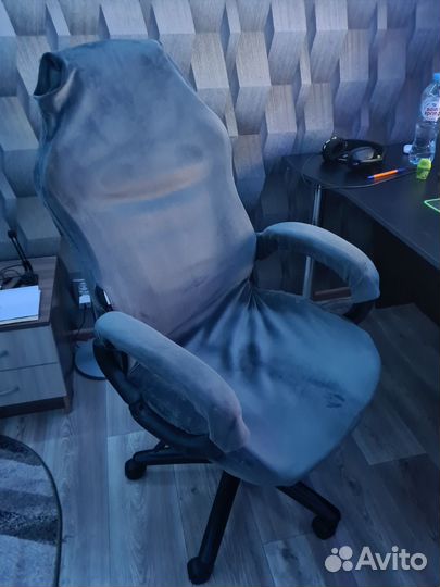 Игровое компьютерное кресло черное, велюр