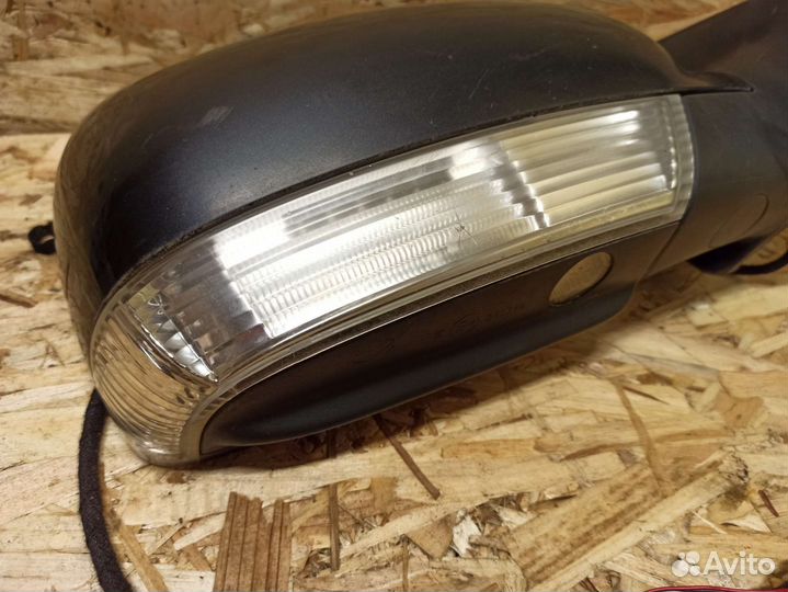 Зеркало правое Volkswagen Touareg 1 7L