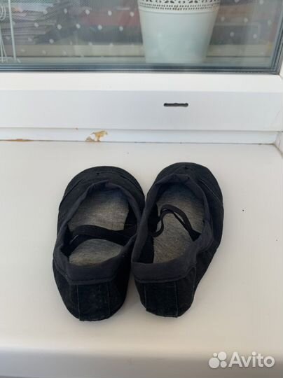 Гимнастический купальник и балетки