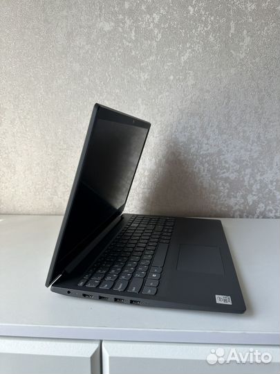 Ноутбук Lenovo v15-iil 82c5 i3