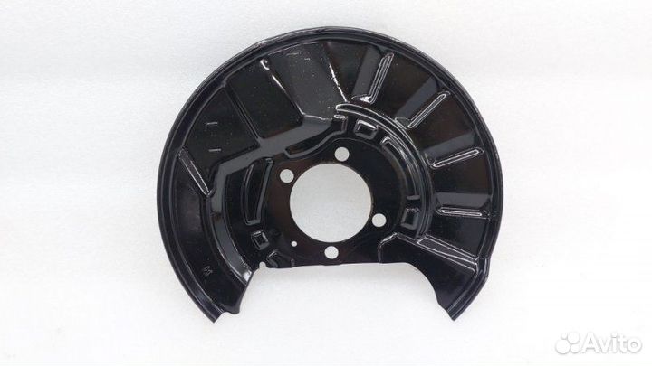 Пыльник тормозного диска задний правый Toyota Rav4