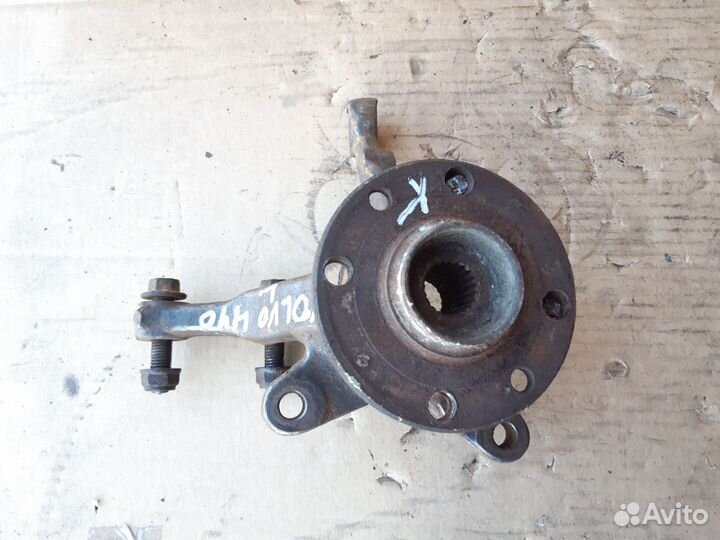 Поворотный кулак передний Вольво 440