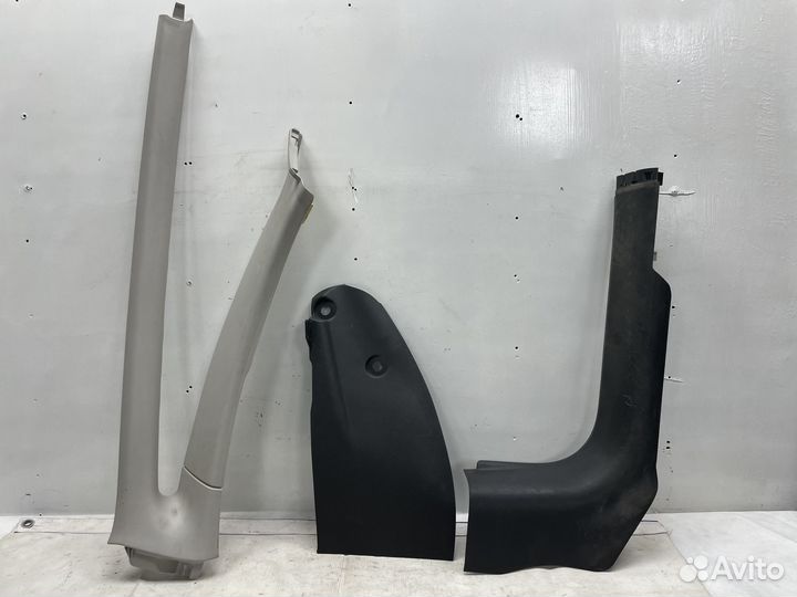 Пластик салона Citroen C3 Picasso 2010