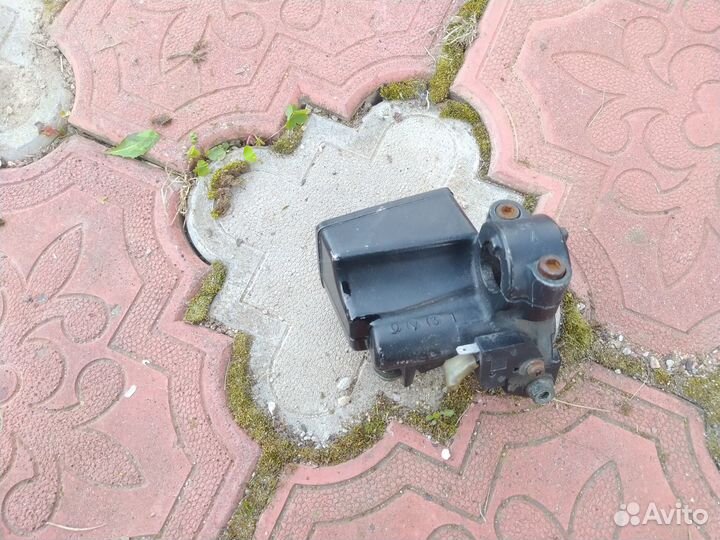 Передняя тормозная машинка yamaha fzs600 fzs 600