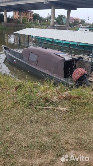 Лодка моторная RiverBoat Caspiy 90 каютная