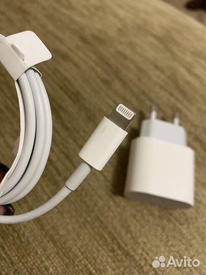 Зарядка на iPhone 20w