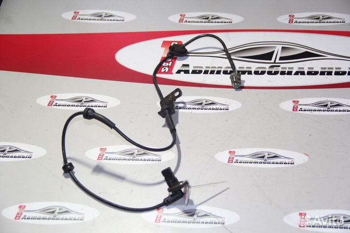 Датчик ABS перед право c Nissan Wingroad WFY11 QG1