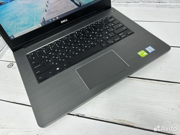 Ультрабук Dell Vostro i3-6100U/RAM 8/GT 930M/SSD