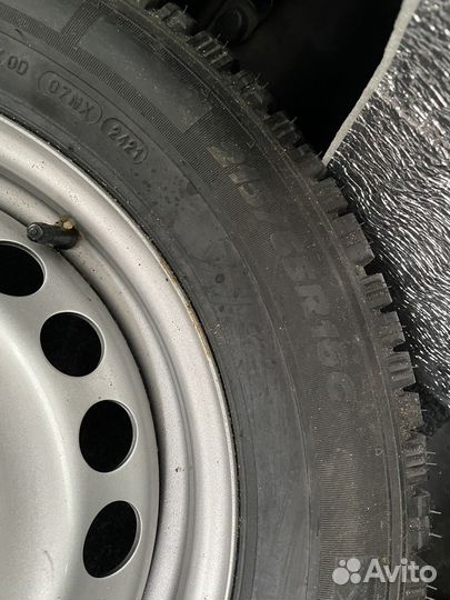 Nokian Tyres Hakkapeliitta 7 215/65 R16 R