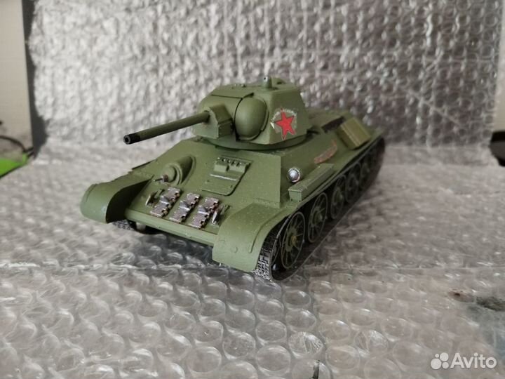 Модель танка Т-34 -76 1943 г. (1:35)