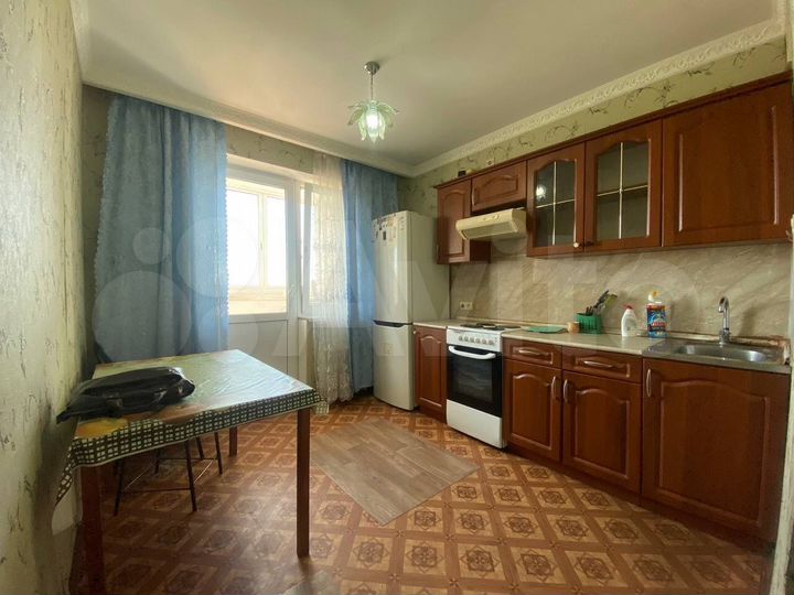 2-к. квартира, 65 м², 8/17 эт.