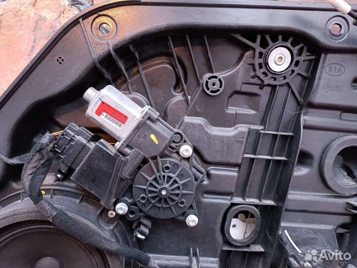 Стеклоподъемник и замок задн.прав.дверь Киа Сид JD