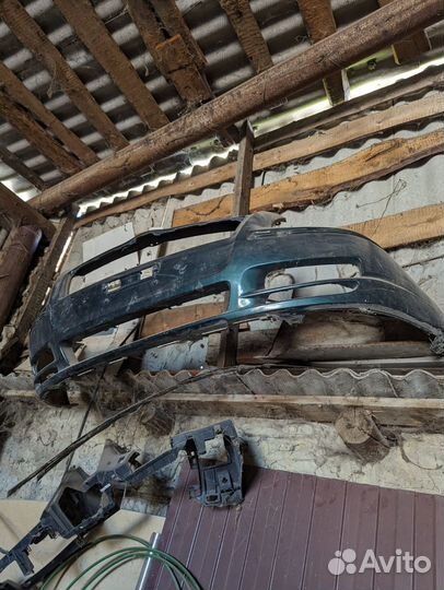 Бампер передний toyota Avensis п.2003-2006