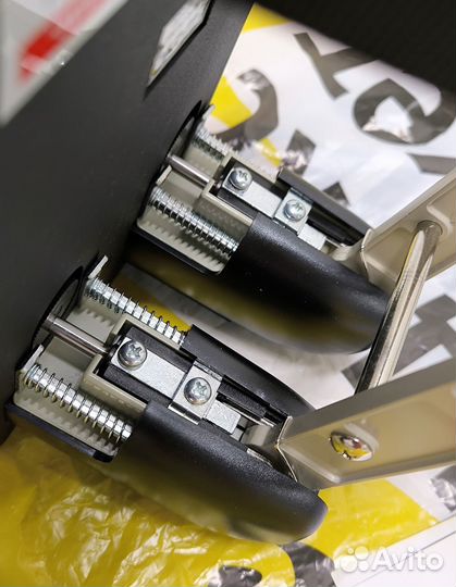 Дырокол мощный KW-trio 09520. 150 листов. Новый