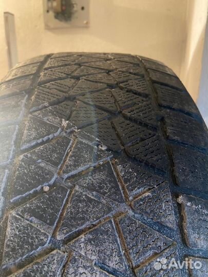 Bridgestone Blizzak DM-V2 235/55 R18 100T