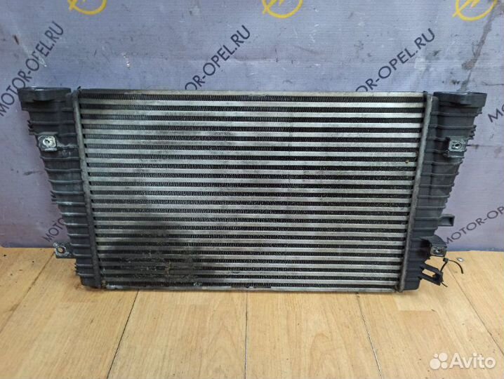 Интеркулер Opel Zafira B Z16XER 2008