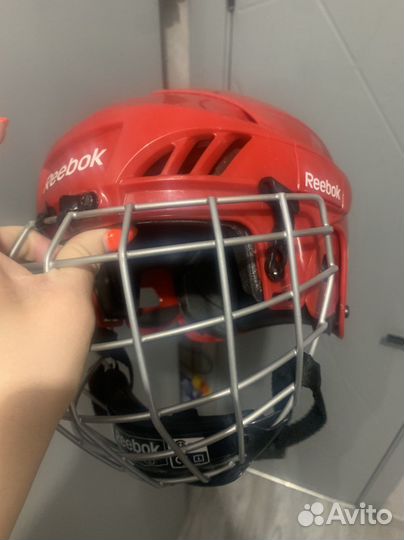 Хоккейный шлем