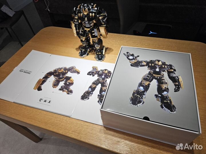 Коллекционная фигурка hulkbuster