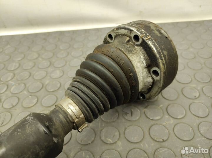 Привод правый передний Volkswagen Passat