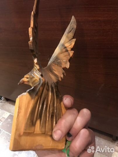 Деревянная статуэка