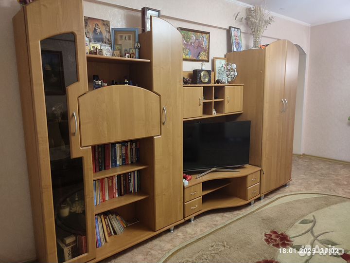 Стенка в гостиную со шкафом б/у