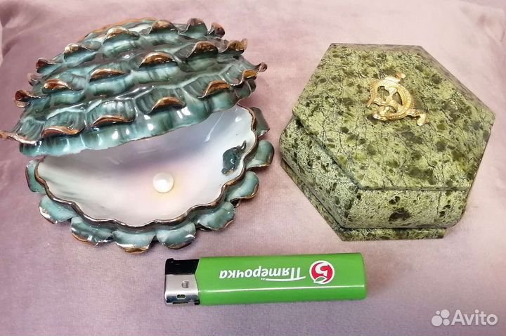 Шкатулка для украшений (змеевик, фарфор)