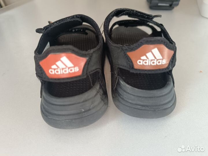 Сандалии adidas 26-27