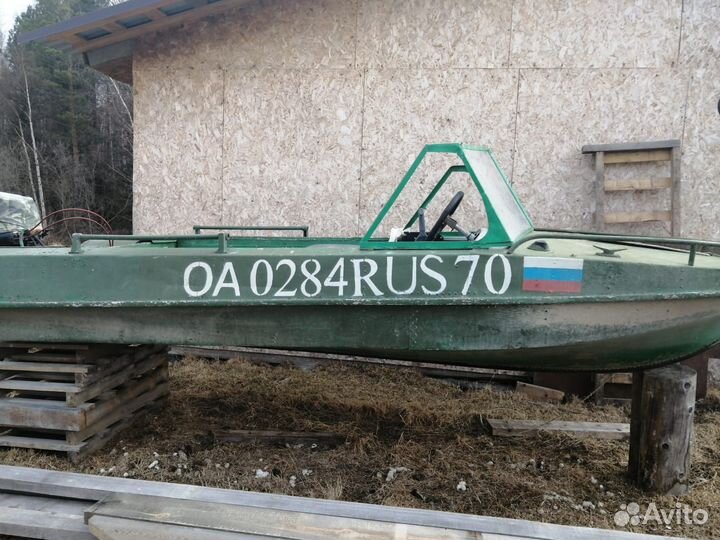 Продам лодку с мотором
