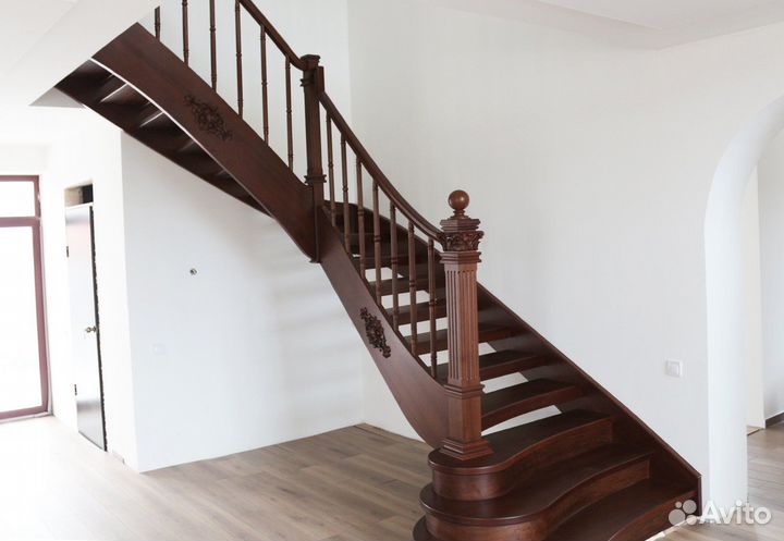 Лестница из дерева массив / премиум