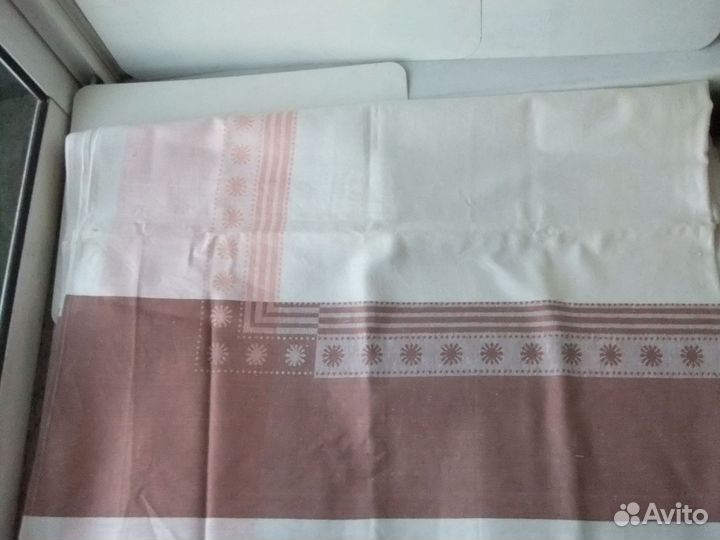 Скатерти лён натуральный СССР и вязанная крючком
