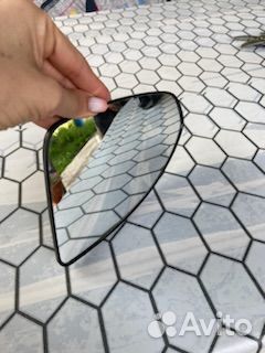 Боковое зеркало