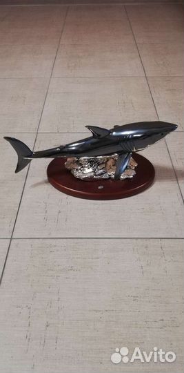 Статуэтка акула