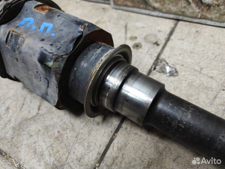 Привод передний правый Jeep Grand Cherokee WK2 3.0