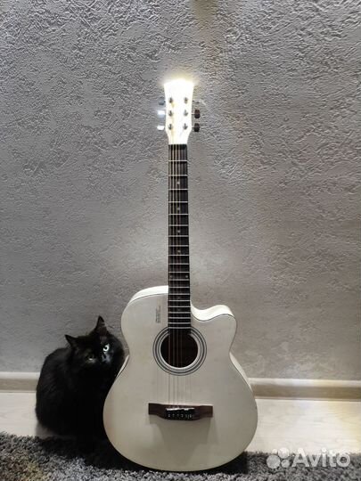 Акустическая гитара