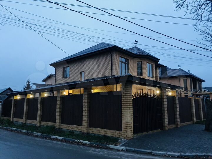 Коттедж 183 м² на участке 4,3 сот.