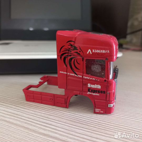 Кабина Scania v8 r731 1/89 тягач Welly запчасть