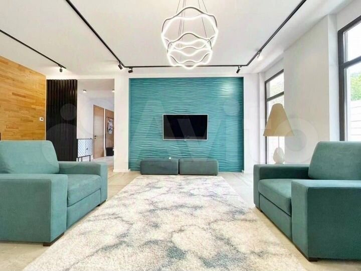 Дом 228 м² на участке 12 сот.