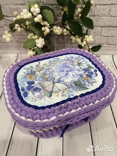 Корзина вязанная для подарков