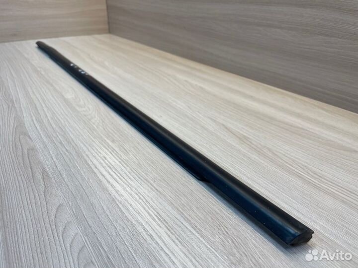 Уплотнитель стекла двери задний левый LADA X-Ray