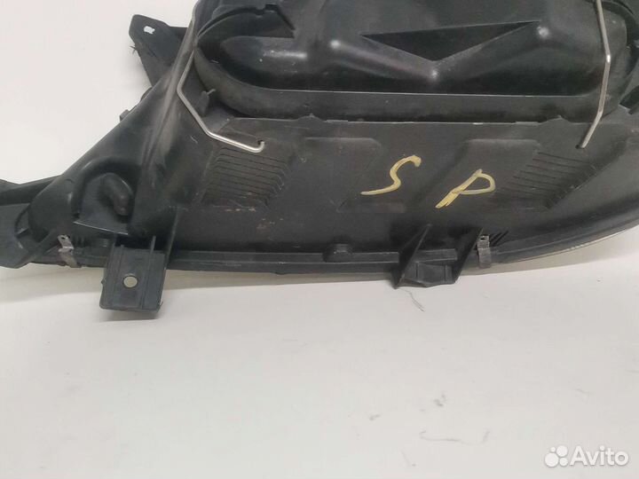 Фара правая Mercedes-Benz Sprinter 901