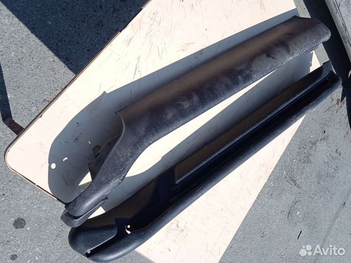 Направляющая шторки багажника Opel omega b омега б