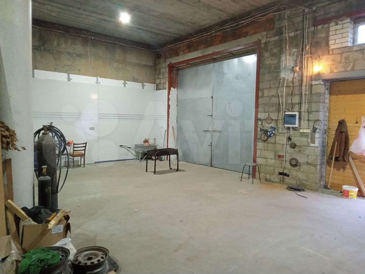 Гараж, > 30 м²