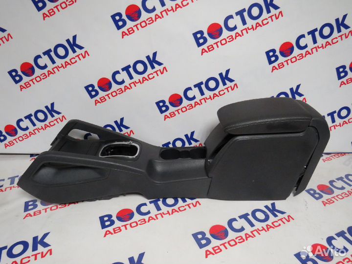 Подлокотник volkswagen scirocco 137